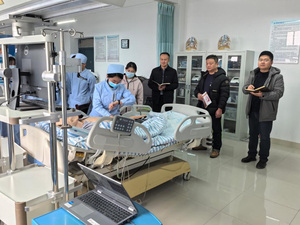 护理学院教师赴蚌埠医科大学开展联合本科教学实践听课活动